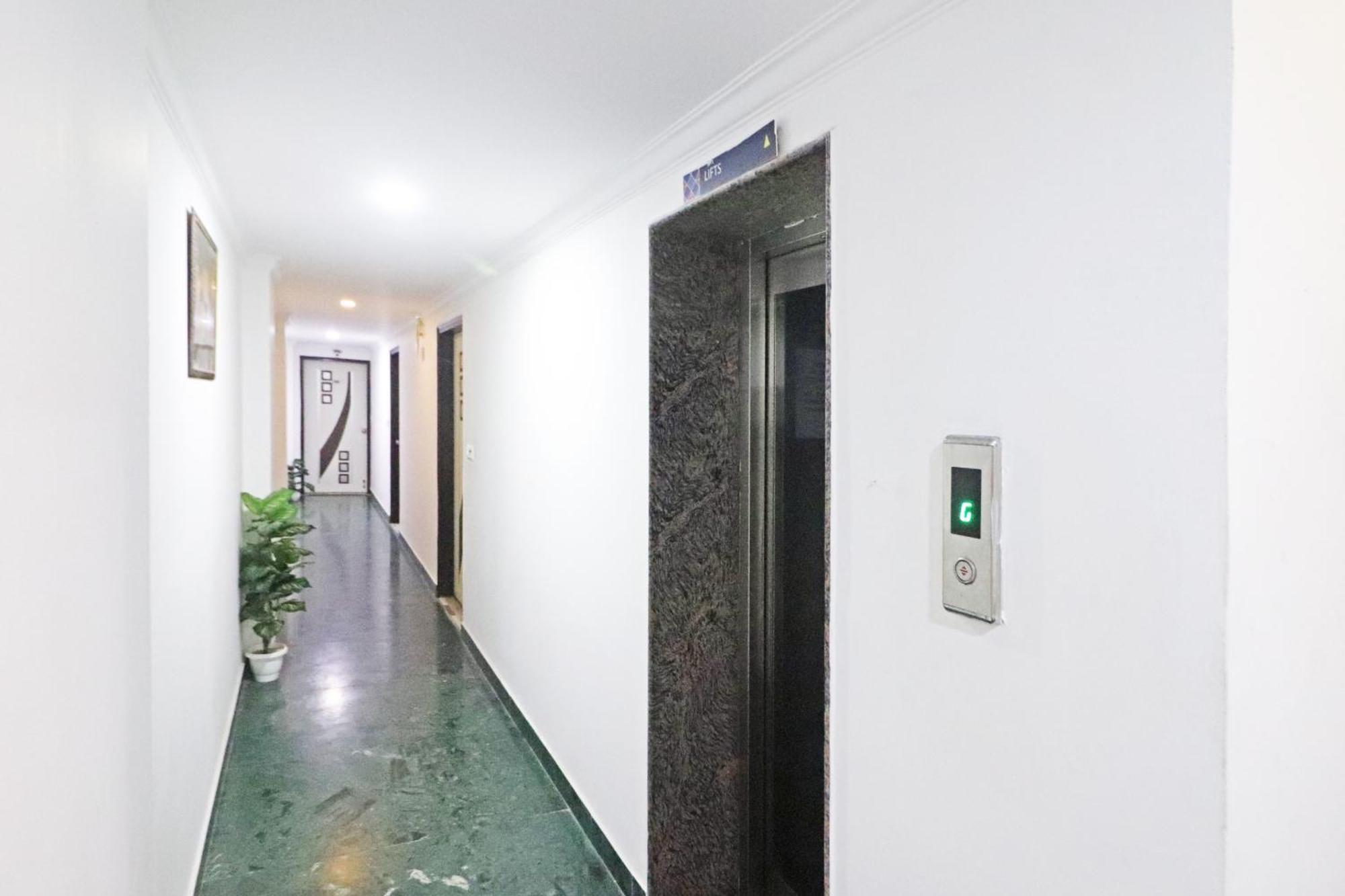 Clink Airport Stay -New Delhi Bagian luar foto