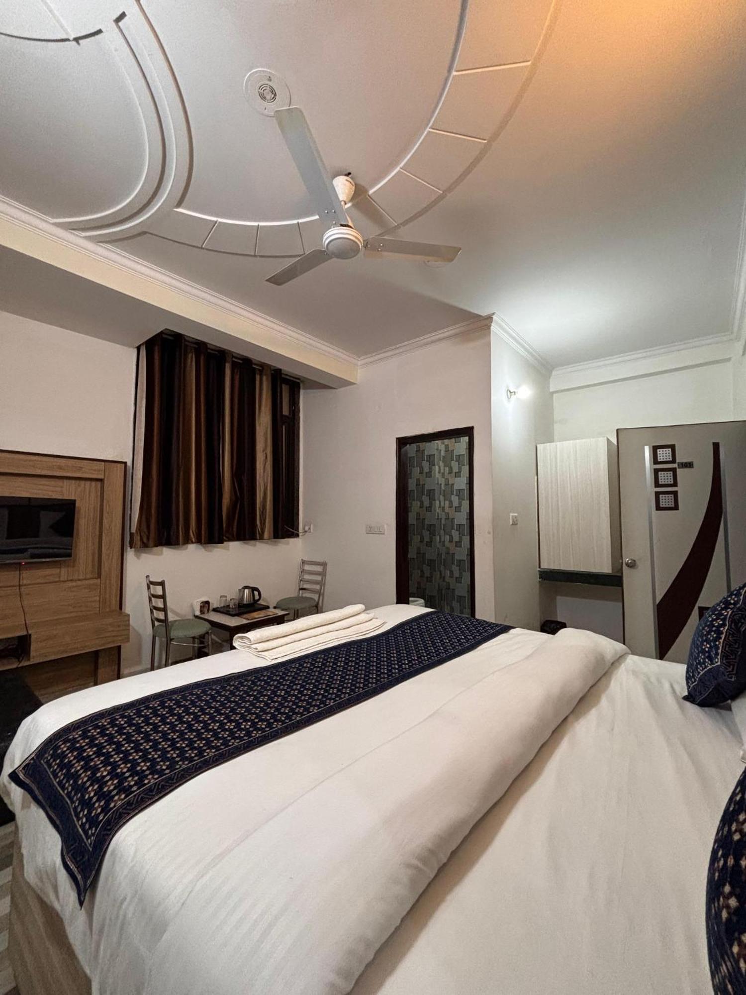Clink Airport Stay -New Delhi Bagian luar foto