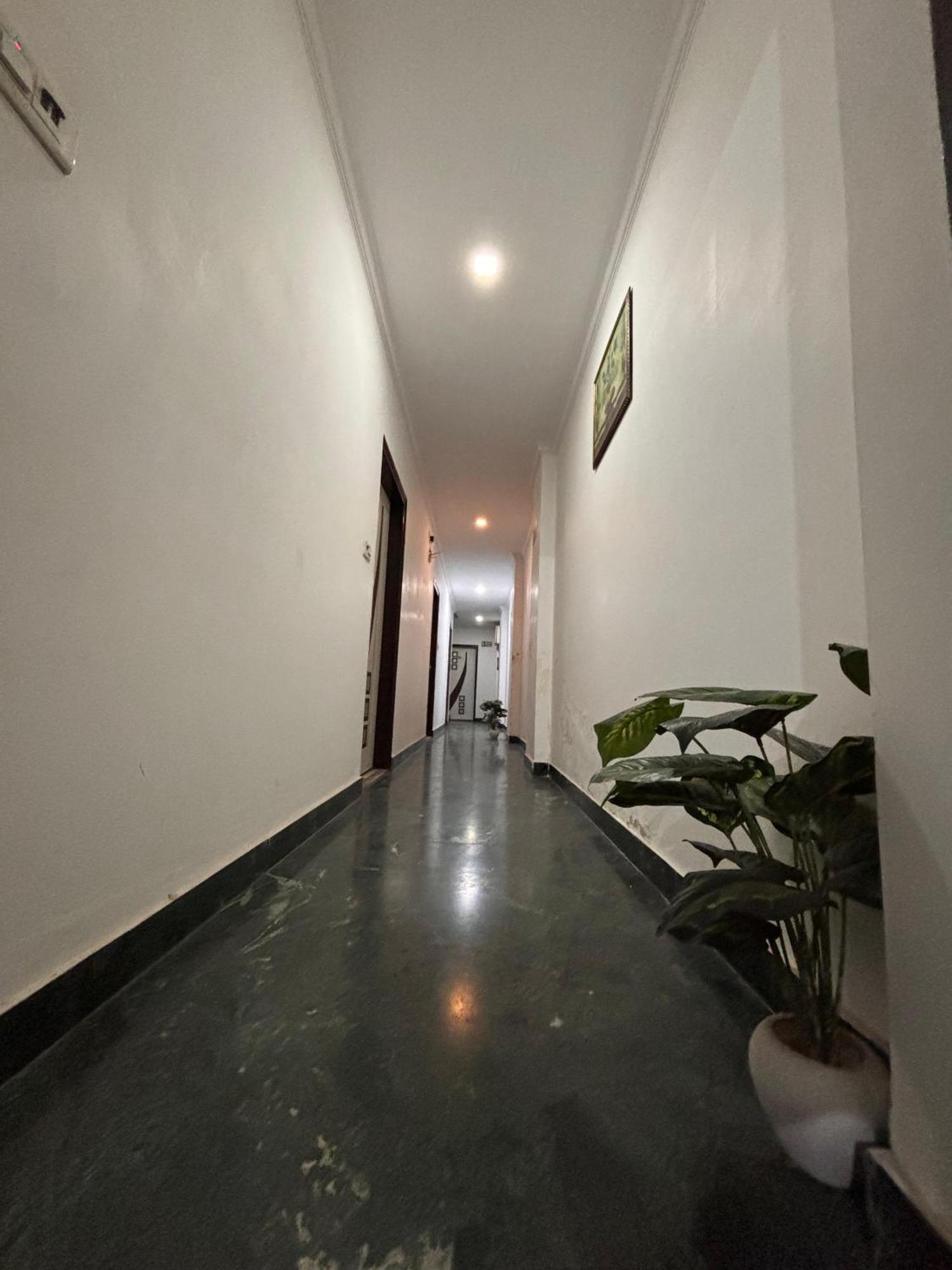 Clink Airport Stay -New Delhi Bagian luar foto