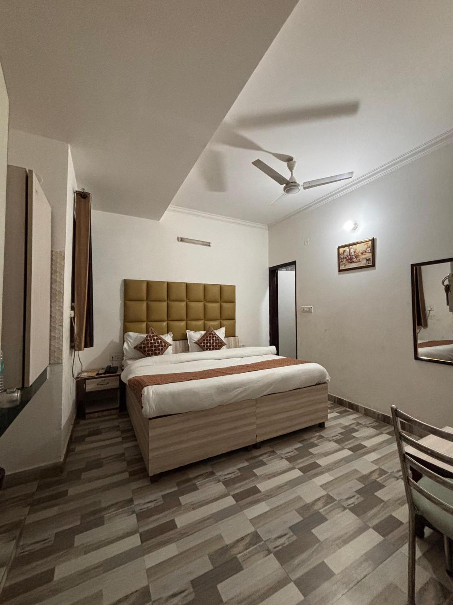 Clink Airport Stay -New Delhi Bagian luar foto