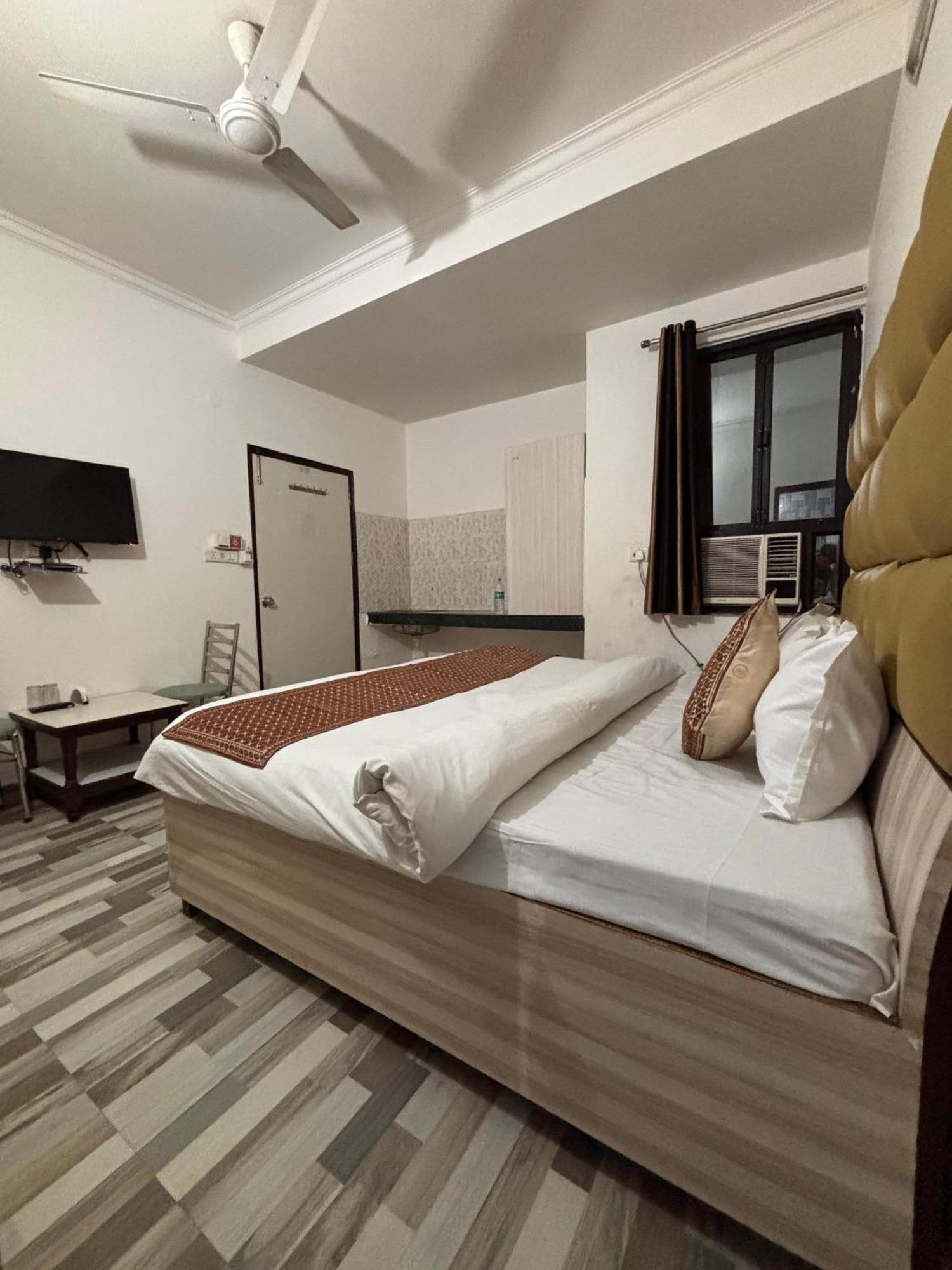 Clink Airport Stay -New Delhi Bagian luar foto