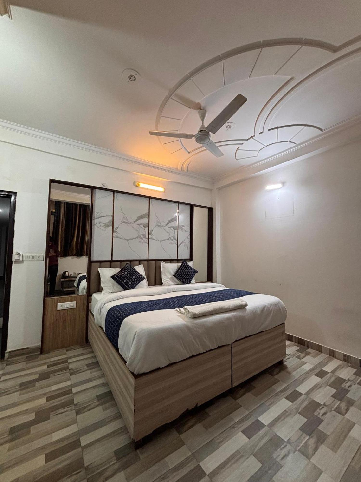 Clink Airport Stay -New Delhi Bagian luar foto