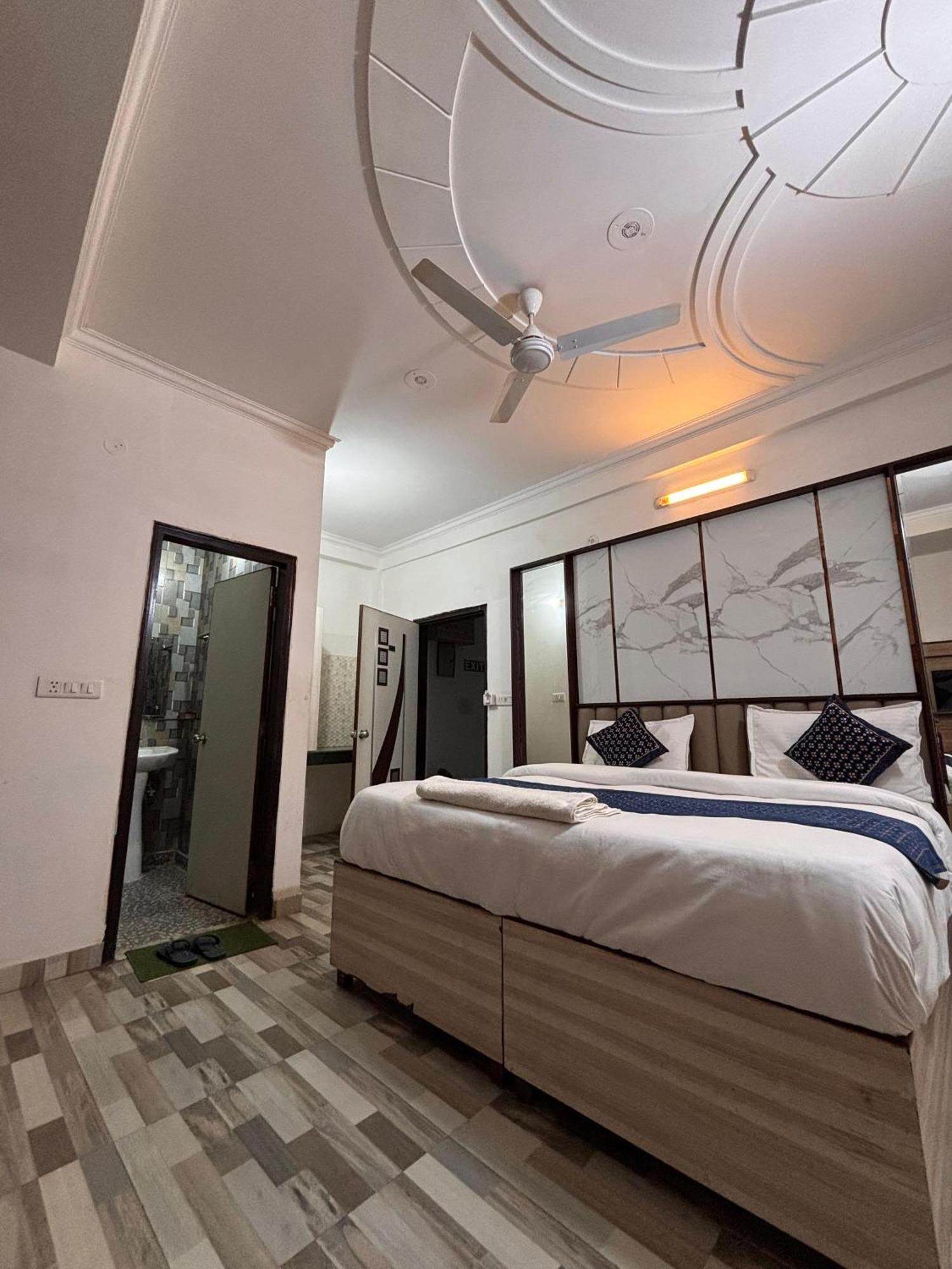 Clink Airport Stay -New Delhi Bagian luar foto